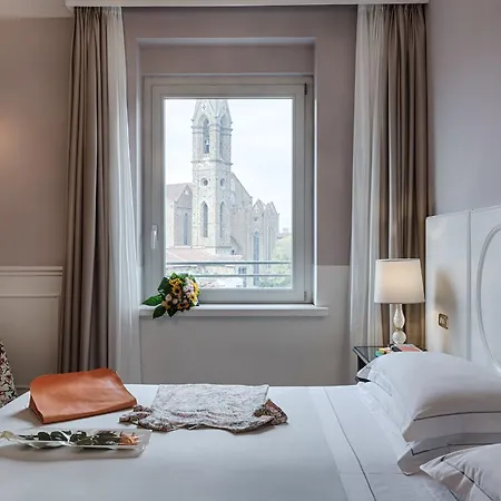 Plaza Lucchesi Szálloda 4*