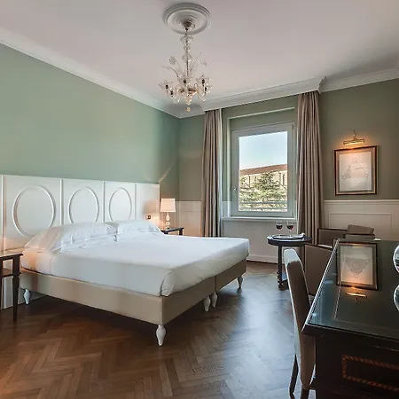 Plaza Lucchesi 4* Florence