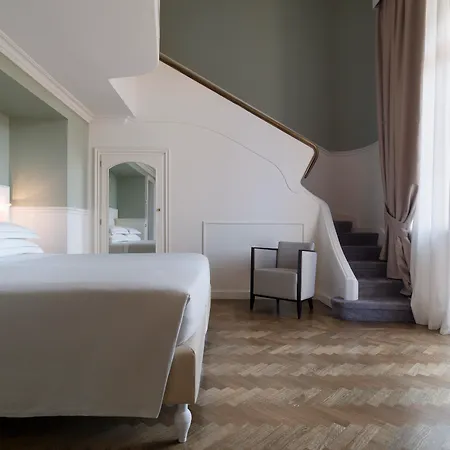 Szálloda Plaza Lucchesi 4*
