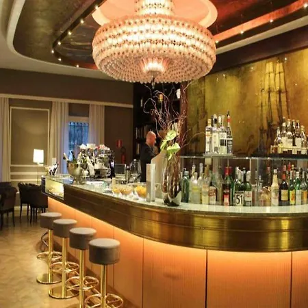 Plaza Lucchesi Szálloda 4*