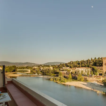 Plaza Lucchesi Hotel 4*