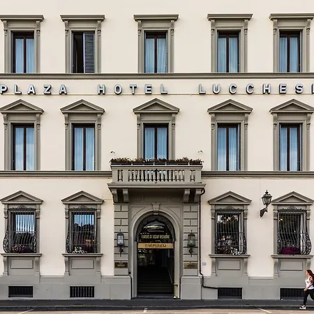 Plaza Lucchesi Florence