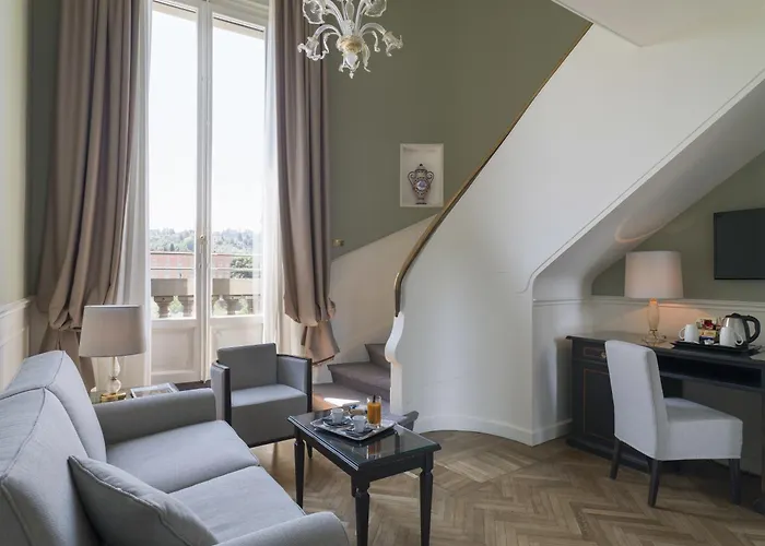 Plaza Lucchesi Florence