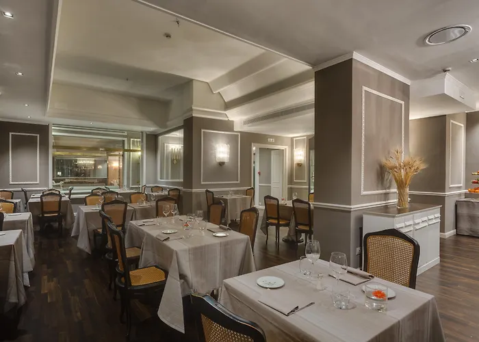 Plaza Lucchesi Florence