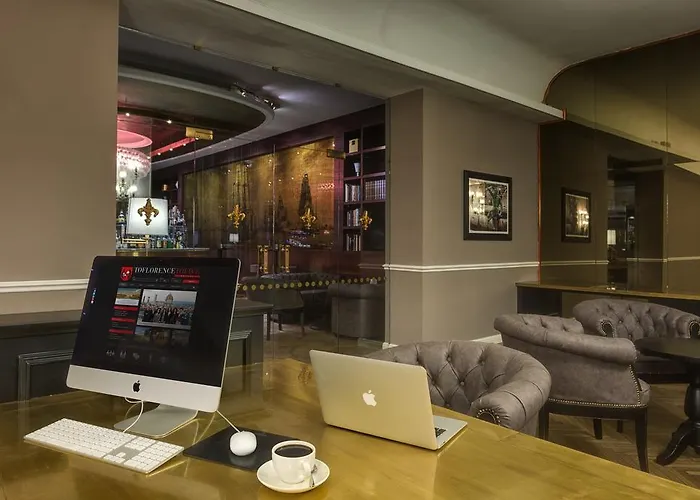 Plaza Lucchesi Hotel