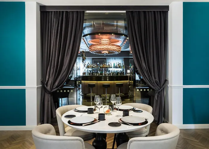 Plaza Lucchesi Florence