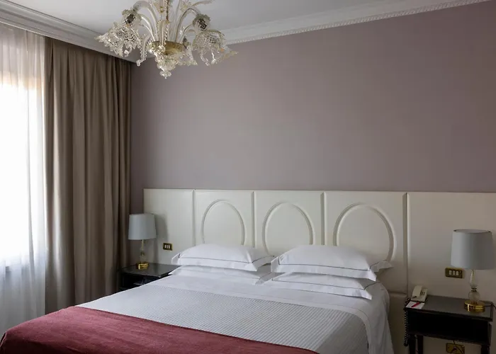 Plaza Lucchesi Hotel