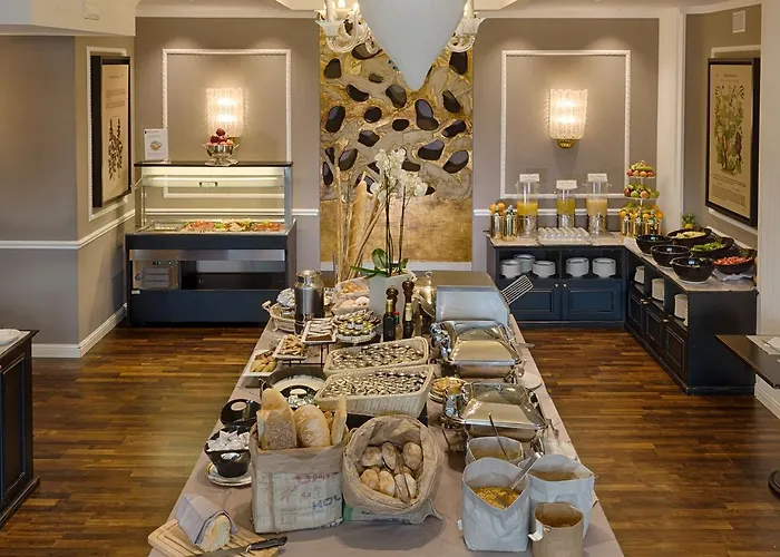 Plaza Lucchesi Hotel 4*