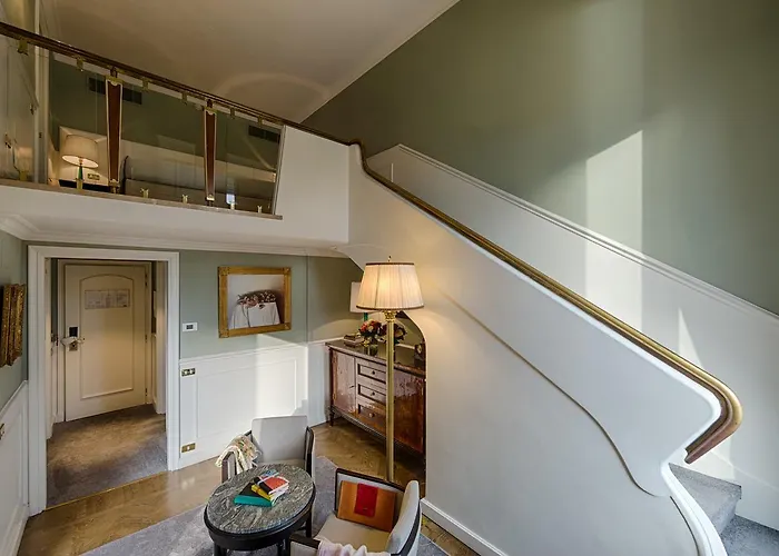 Plaza Lucchesi Florence